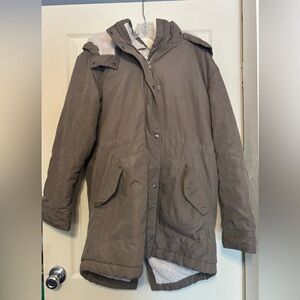 Old Navy Women’s Water-Resistant Hooded Faux-Fur Lined Parka 🫒
